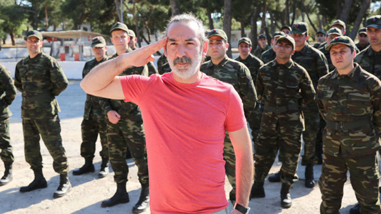 Askerliğini yaptığı yerde film çekti Askerliğini yaptığı yerde film çekti