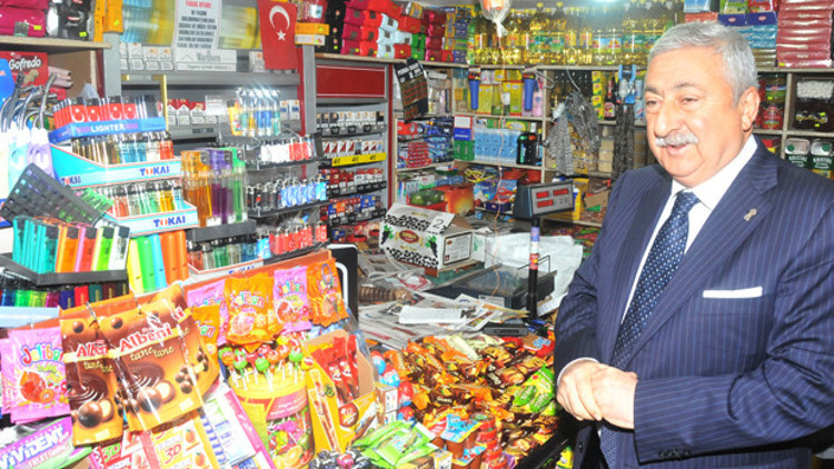 Bakkal sayısı 10 yılda 240 binden 165 bine geriledi Bakkal sayısı 10 yılda 240 binden 165 bine geriledi