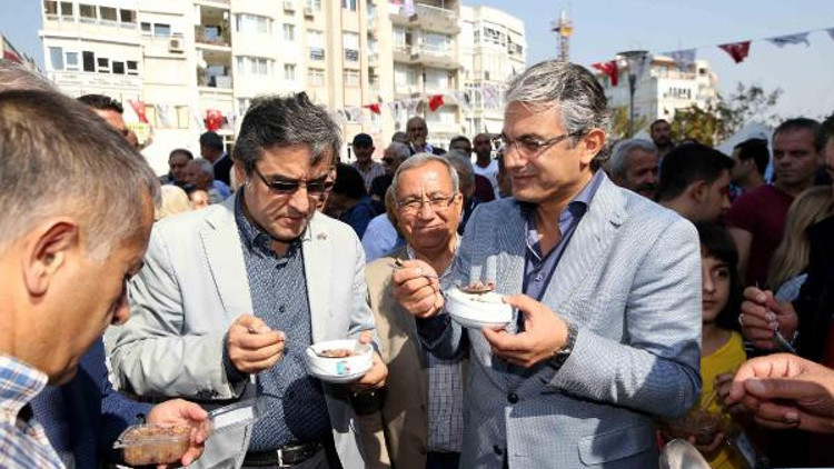 Aşure kazanı dostluk için kaynadı Aşure kazanı dostluk için kaynadı