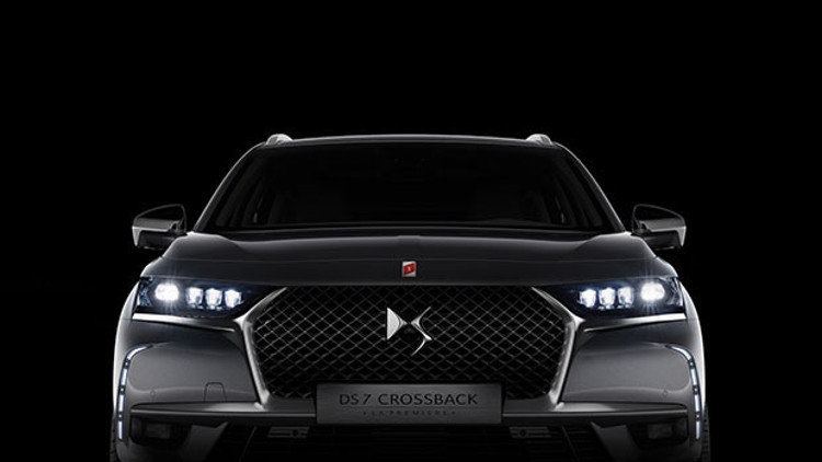 Fransız dev kafaları karıştırdı