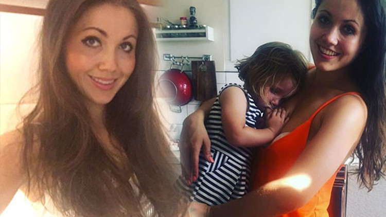 Okula giden kızını hala emziriyor