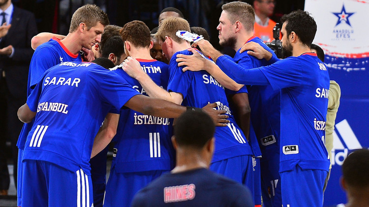 Anadolu Efes Avrupada darmadağın Anadolu Efes Avrupada darmadağın