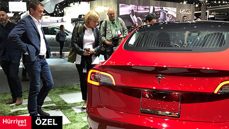 Çok konuşulacak fotoğraf... Mercedes yöneticileri Teslayı gizli gizli inceledi