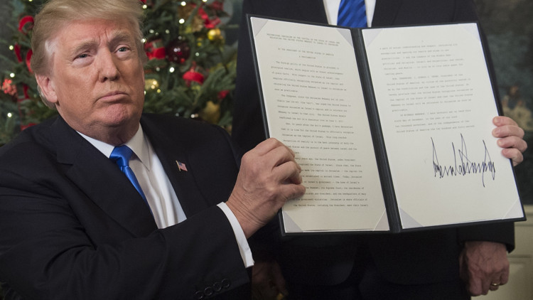 Son dakika: Trump: Kudüsü İsrailin başkenti olarak tanıma vakti gelmiştir Son dakika: Trump: Kudüsü İsrailin başkenti olarak tanıma vakti gelmiştir
