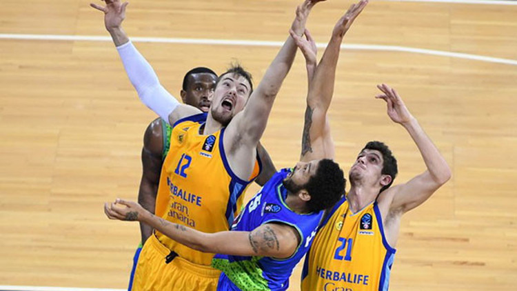 TOFAŞ, Canariadan 21 sayı fark yedi TOFAŞ, Canariadan 21 sayı fark yedi