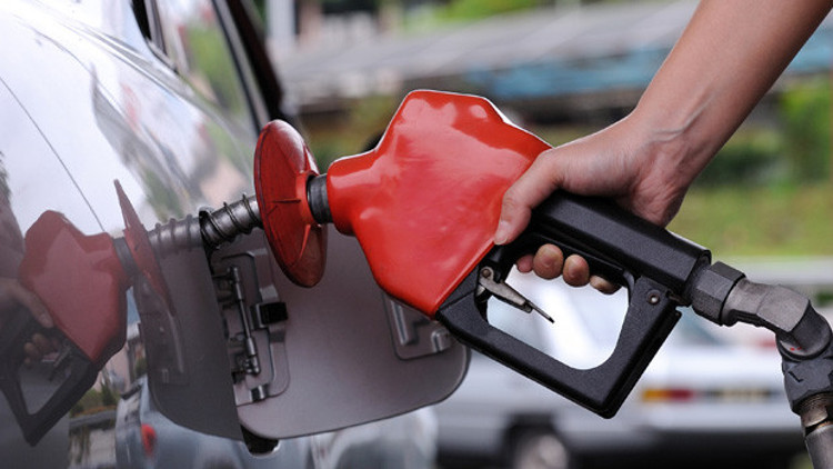 Son dakika gelişmesi... Benzine 15 kuruş indirim geliyor