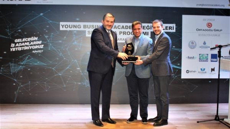 MÜSİAD’dan Ortadoğu Grup’a destek ödülü verildi