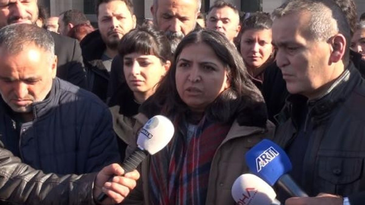 Berkin Elvan davası: Anne Gülsüm Elvan, görüntüleri izlerken fenalaştı
