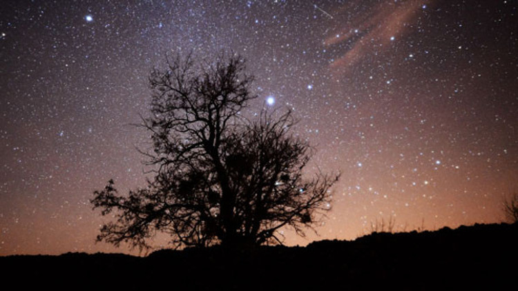Geminid meteor yağmuru böyle görüntülendi Geminid meteor yağmuru böyle görüntülendi