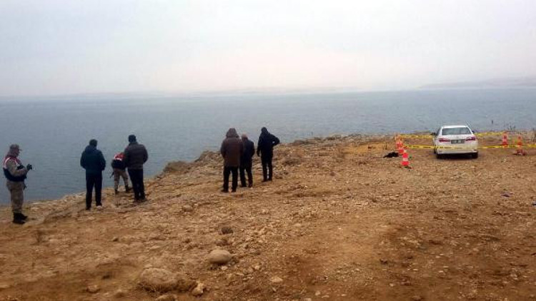 Kayıp emekli öğretmen, Keban Baraj Gölünde aranıyor Kayıp emekli öğretmen, Keban Baraj Gölünde aranıyor