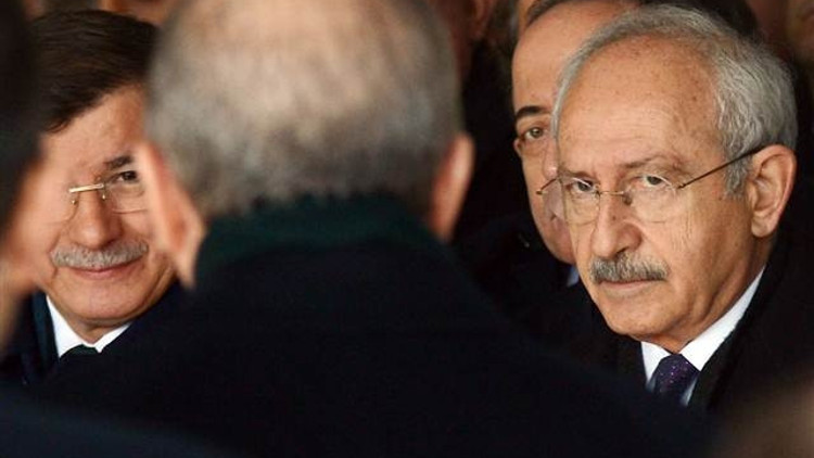Cenazede soğuk rüzgarlar