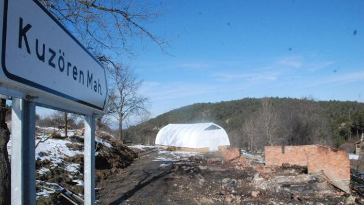 Yangından sonra kaybolan ailenin yakınlarından savcılığa dilekçe