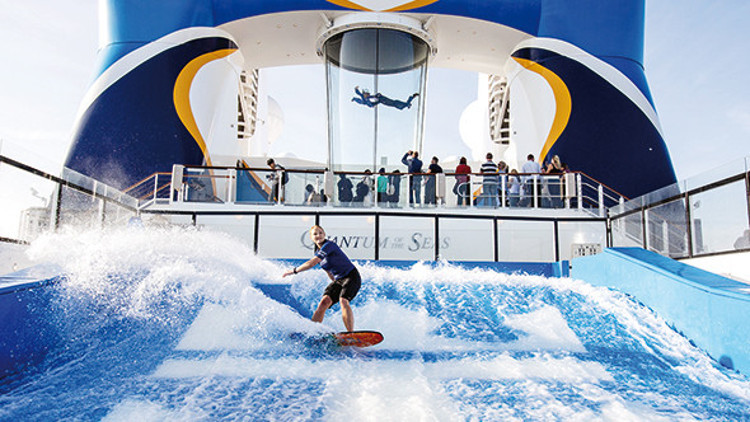 Turistlerin ‘vize coşkusu’ Turistlerin ‘vize coşkusu’