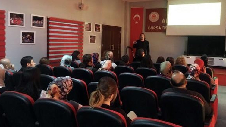 Denetimli Serbestlik personeline beden dili anlatıldı