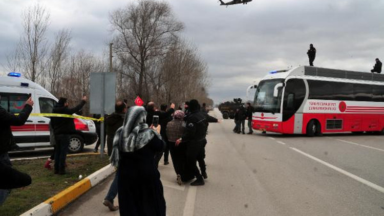 Erdoğan: Önümüzdeki günlerde terörden arındırma operasyonunu Afrinle devam ettireceğiz (2)- Yeniden