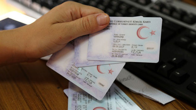 Uygulama başladı Bir defaya mahsus ad ve soyadı değiştirilebiliyor