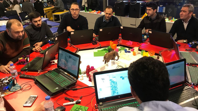 Öğretmenlere ‘Robotik Kodlama’ eğitimi