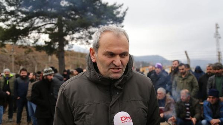 Artvinde maden çalışanları, işlerini geri istiyor Artvinde maden çalışanları, işlerini geri istiyor