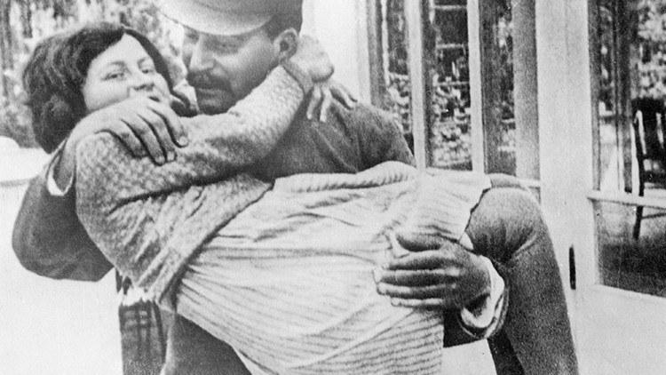 Çocuklarının gözünden diktatörler Çocuklarının gözünden diktatörler