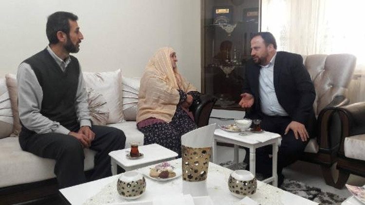Başkan Yıldırım’dan şehit ailelerine ziyaret Başkan Yıldırım’dan şehit ailelerine ziyaret