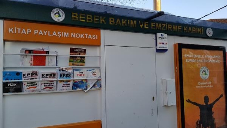 Kitap paylaşım yerine konulan FETÖnün test kitapları zabıta tarafından alındı