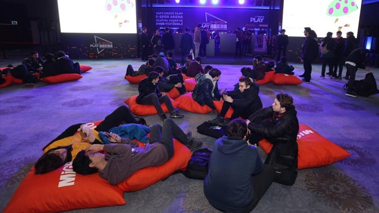 Espor dünyası İstanbul’da bir araya geldi İşte müthiş festivale damga vuranlar... Espor dünyası İstanbul’da bir araya geldi İşte müthiş festivale damga vuranlar...