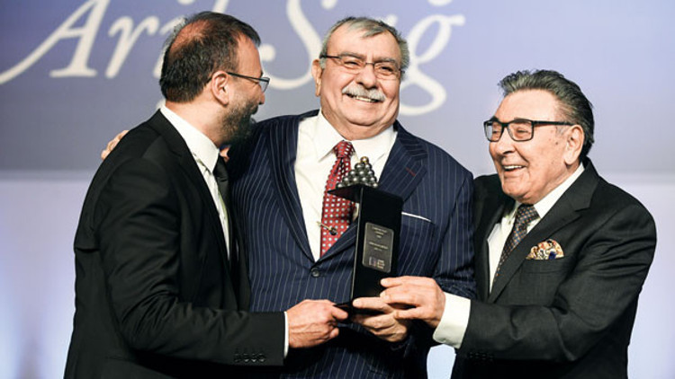 22. Aydın Doğan Ödülü bağlamanın efendisine