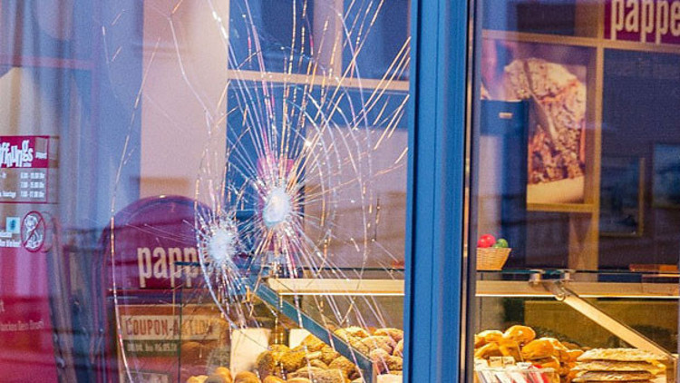 Kavgaya müdahale eden polis, Afgan genci öldürdü Kavgaya müdahale eden polis, Afgan genci öldürdü