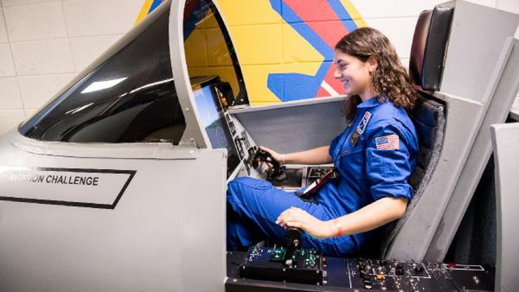 Amerikadaki uzay kampına katılan tek Türk liseli Selinin hedefi NASA