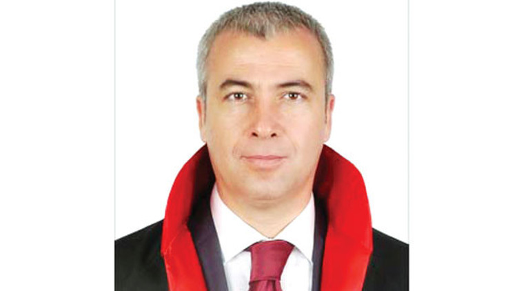 Eski HSYK üyesine ‘örgüt’ten fezleke Eski HSYK üyesine ‘örgüt’ten fezleke