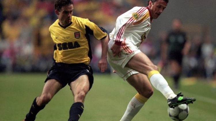 UEFA Kupasını getiren krampon satılık UEFA Kupasını getiren krampon satılık