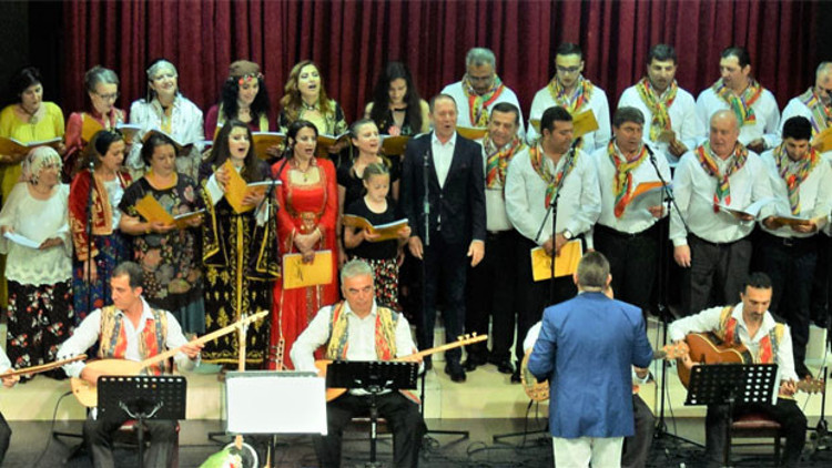 Sümer Ezgü Sanat’ın konserinde izleyici salona sığmadı