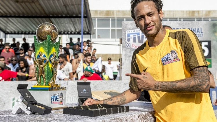Sokak futbolu Neymar Jrs Five ile canlanıyor Sokak futbolu Neymar Jrs Five ile canlanıyor