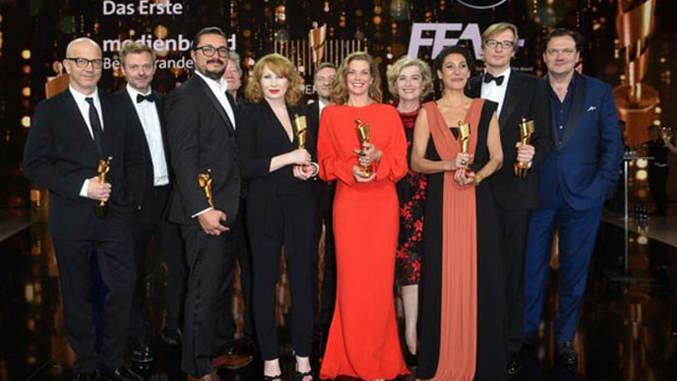 Kraliçenin 3 gününe 7 dalda Altın Lola