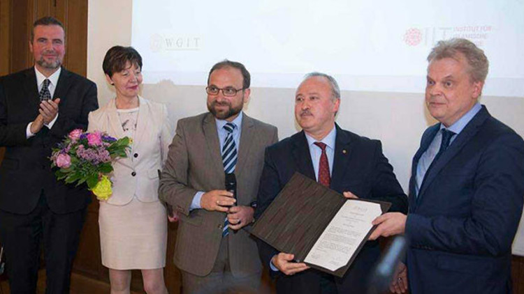 İlahiyat Enstitüsü beş yaşında İlahiyat Enstitüsü beş yaşında