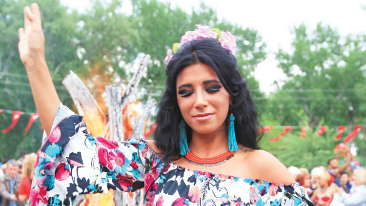Ateşler yansın davullar çalsın
