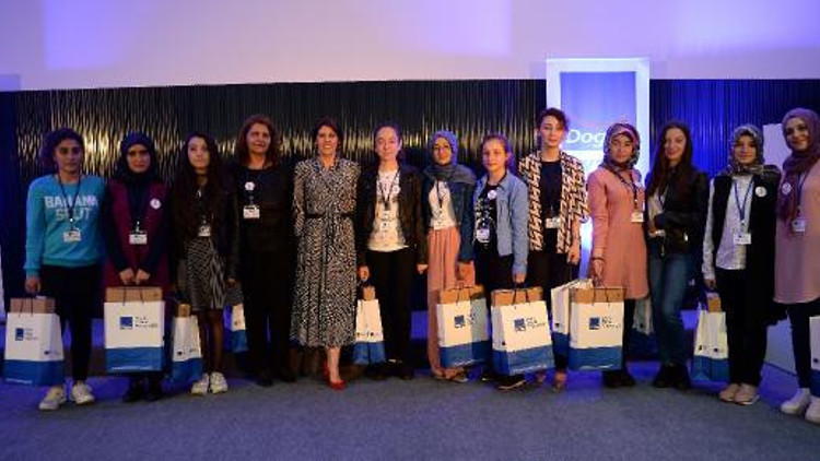 Aydın Doğan Vakfından başarılı kız öğrencilere destek Aydın Doğan Vakfından başarılı kız öğrencilere destek