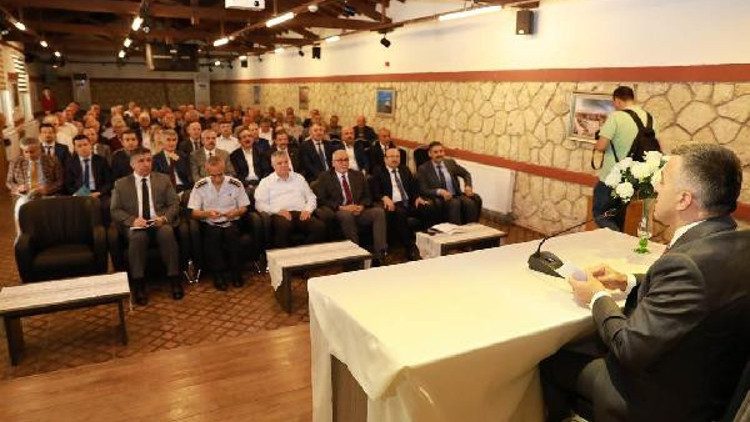 Vali Osman Bilgin, muhtarlarla bir araya geldi