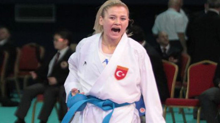 Tuba Yakan, kadınlar kumite 55 kilo kategorisinde altın madalya kazandı. Tuba Yakan, kadınlar kumite 55 kilo kategorisinde altın madalya kazandı.