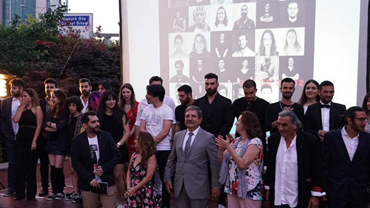 Sanat dünyasının yeni mezunları projelerini sergiledi