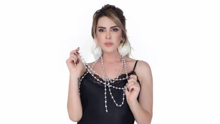 Selin Ciğerci fiziğiyle dikkat çekti… Selin Ciğerci kimdir Selin Ciğerci fiziğiyle dikkat çekti… Selin Ciğerci kimdir