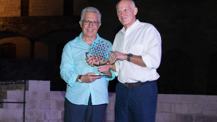 Yunanistan’dan Livaneli’ye ‘Barış Ödülü’