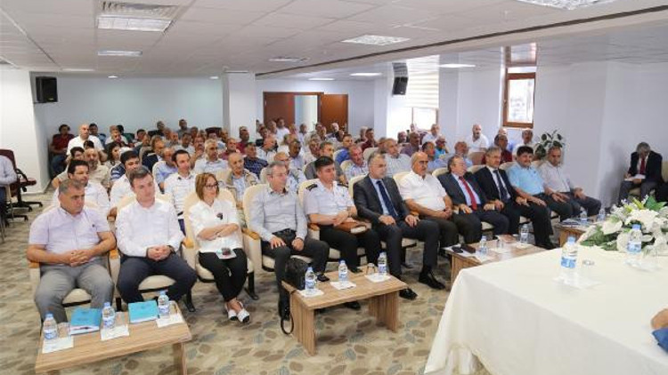 Rize Valisi Bektaş, Ardeşen’de muhtarları dinledi