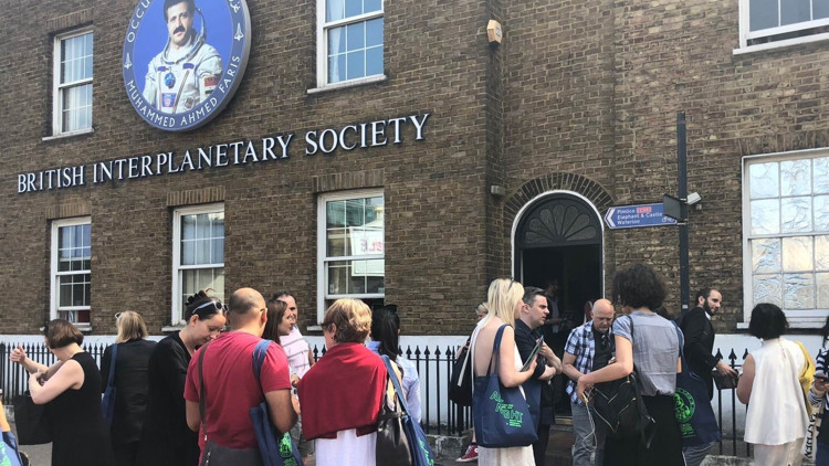 Halil Altındere Uzay Mültecisiyle Londra Art Night’da