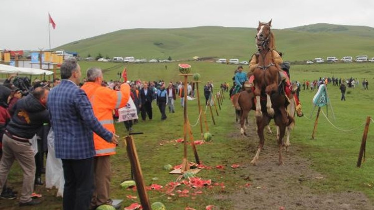 1500 rakımlı yaylada Emir Kümbet ve 6 bin şehit anıldı