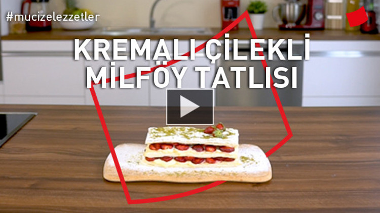 Kremalı Çilekli Milföy Tatlısı Kremalı Çilekli Milföy Tatlısı