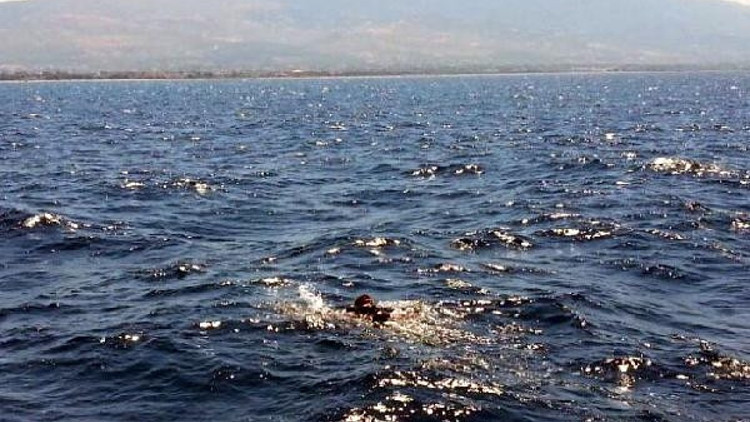 Lastik botla İstanköy Adasına kaçmak isterken yakalandılar Lastik botla İstanköy Adasına kaçmak isterken yakalandılar