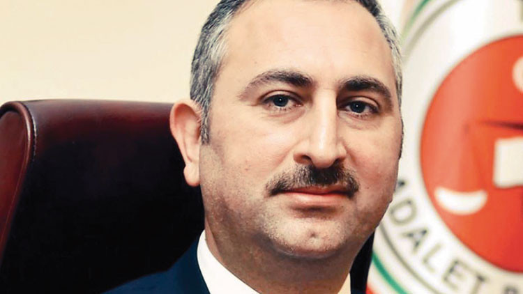 Adalet Bakanı Gül: Hayvan hakları kanunu Meclis’ten geçecek