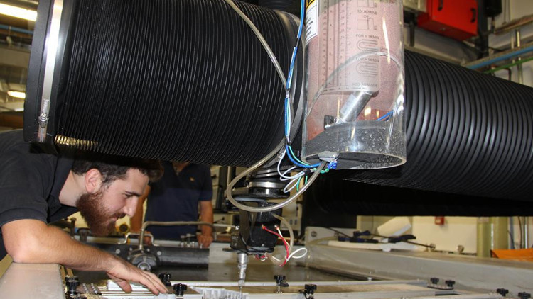 Bu fabrikada fikirler ürüne dönüşüyor Bu fabrikada fikirler ürüne dönüşüyor