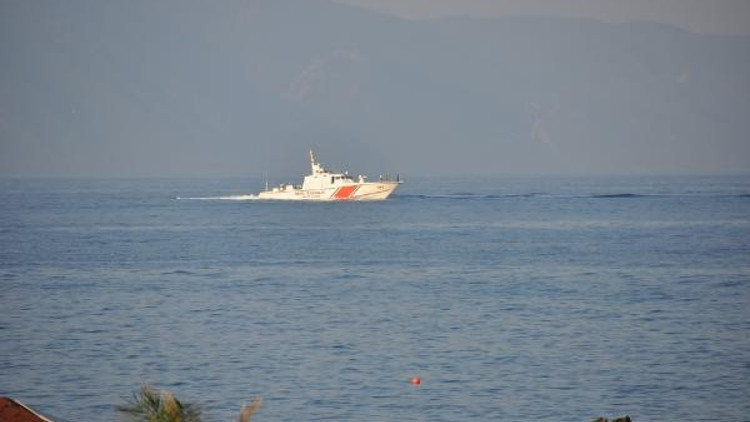 Kuşadası açıklarında göçmen botu battı: 7si çocuk 9 ölü (2) - Yeniden Kuşadası açıklarında göçmen botu battı: 7si çocuk 9 ölü (2) - Yeniden